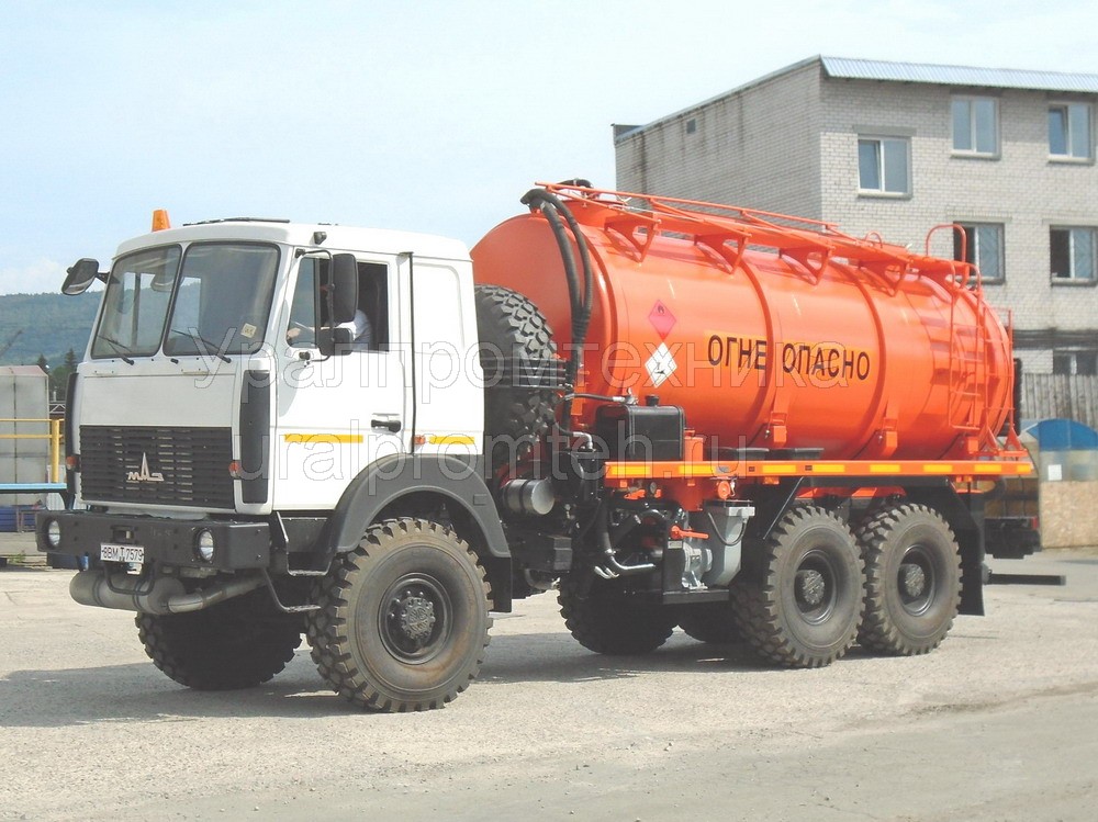 Агрегат для сбора нефтеконденсата АКН-15 на щасси МАЗ-6317